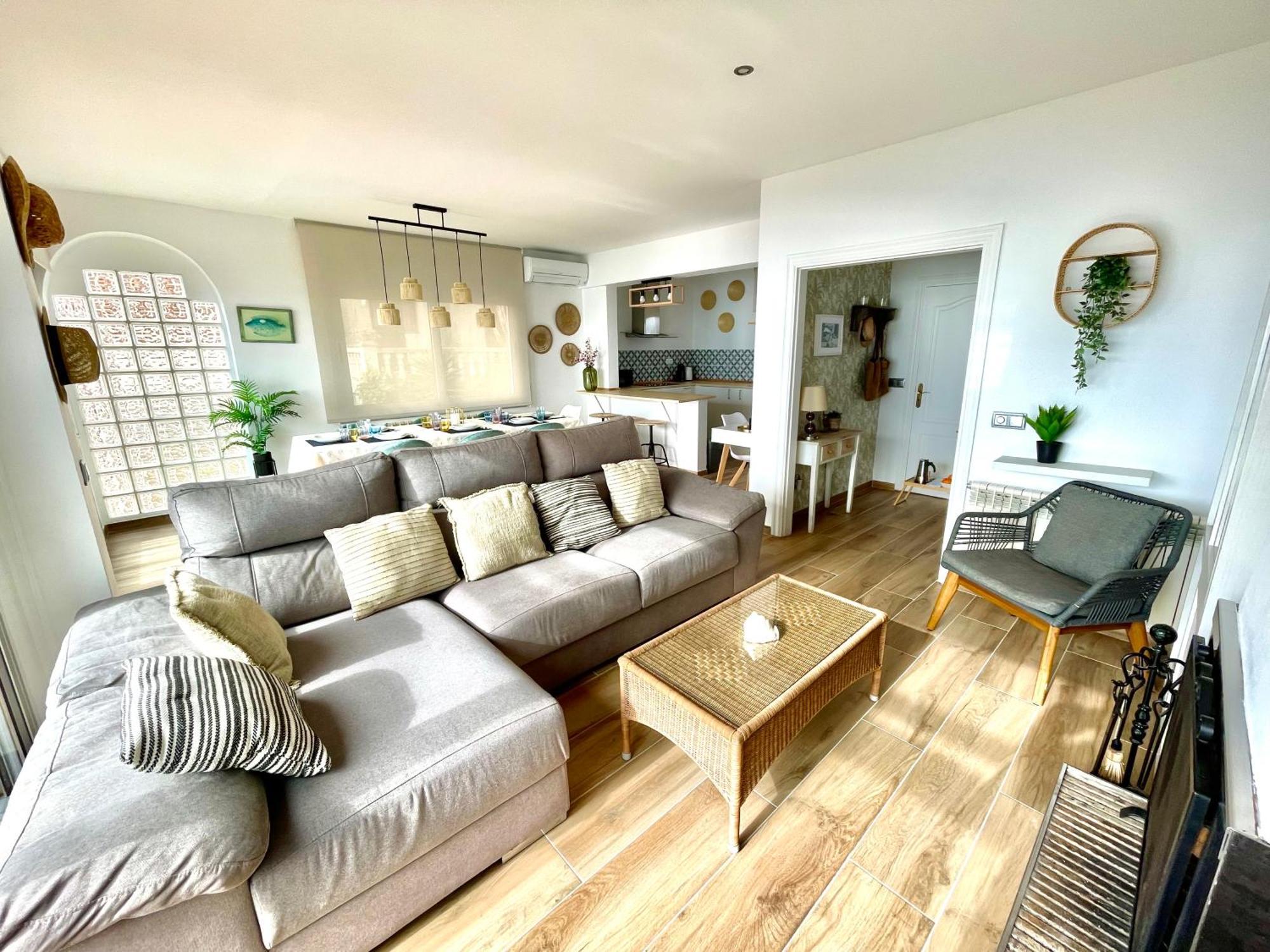 Seahomes Vacations, La Casa Blue Mediterranean Lifestyle 블랑스 외부 사진